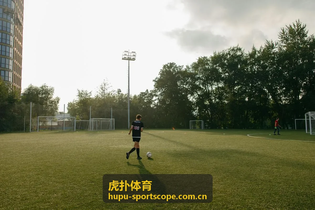 虎扑体育球队球员比赛场景图